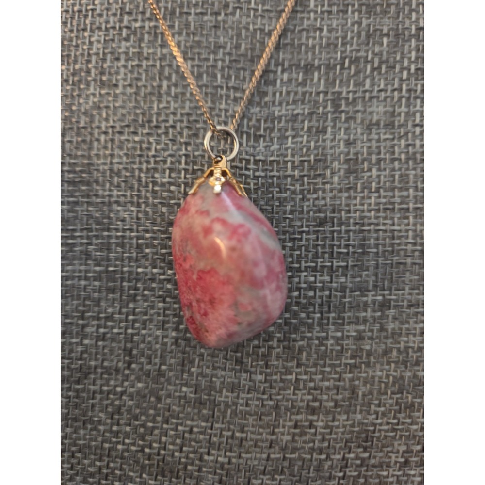 Pink Thulite Polished Gemstone Pendant And Gold Tone Necklace 18"